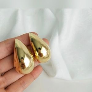Bottega veneta teardrop earrings in gold